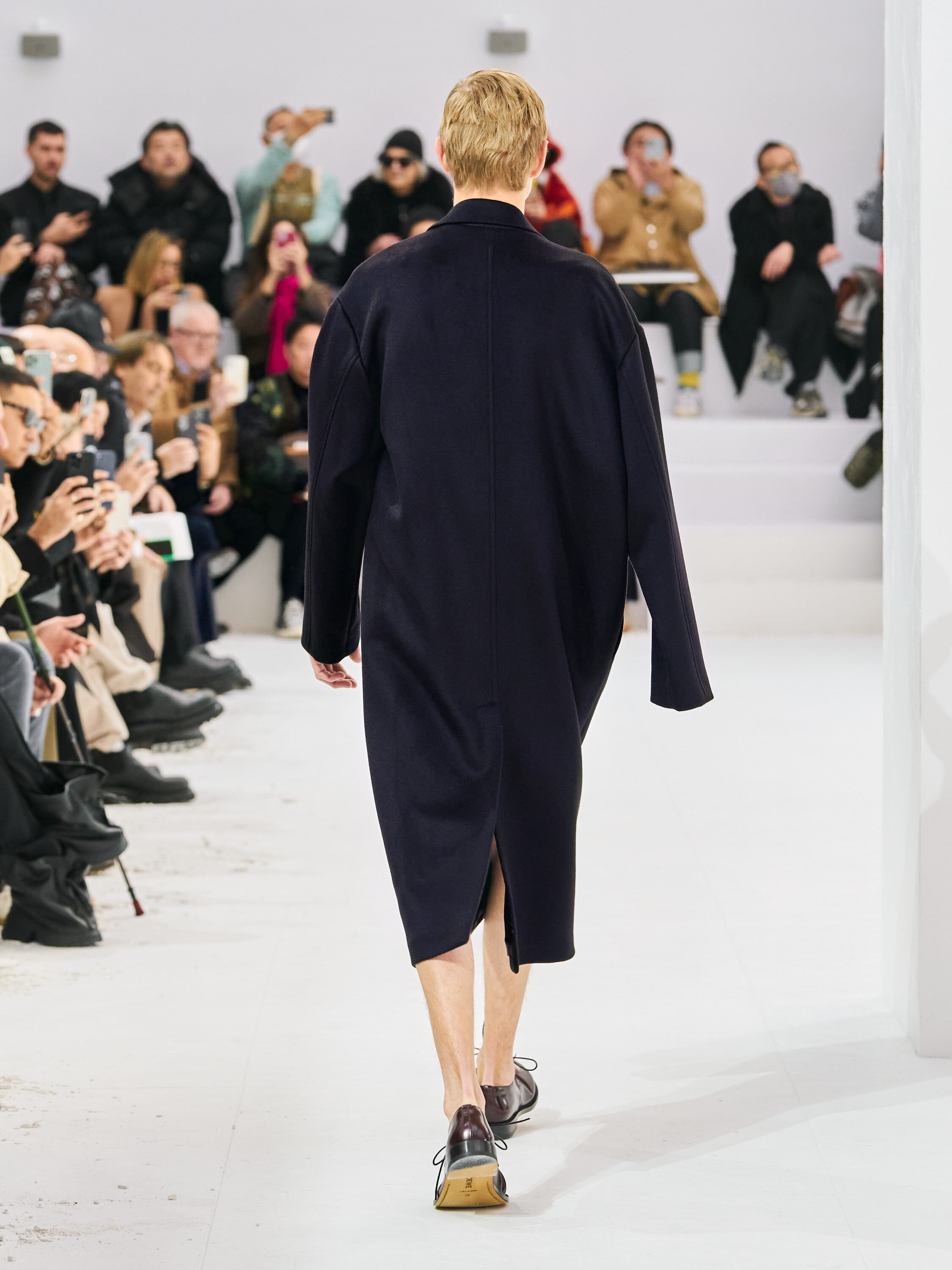 Runway · Fall-Winter 2023 men's collection · LOEWE Runway · Fall-Winter 2023 men's collection · LOEWE